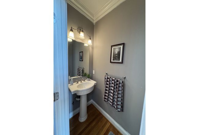 Photo of 380 Woodland Pass