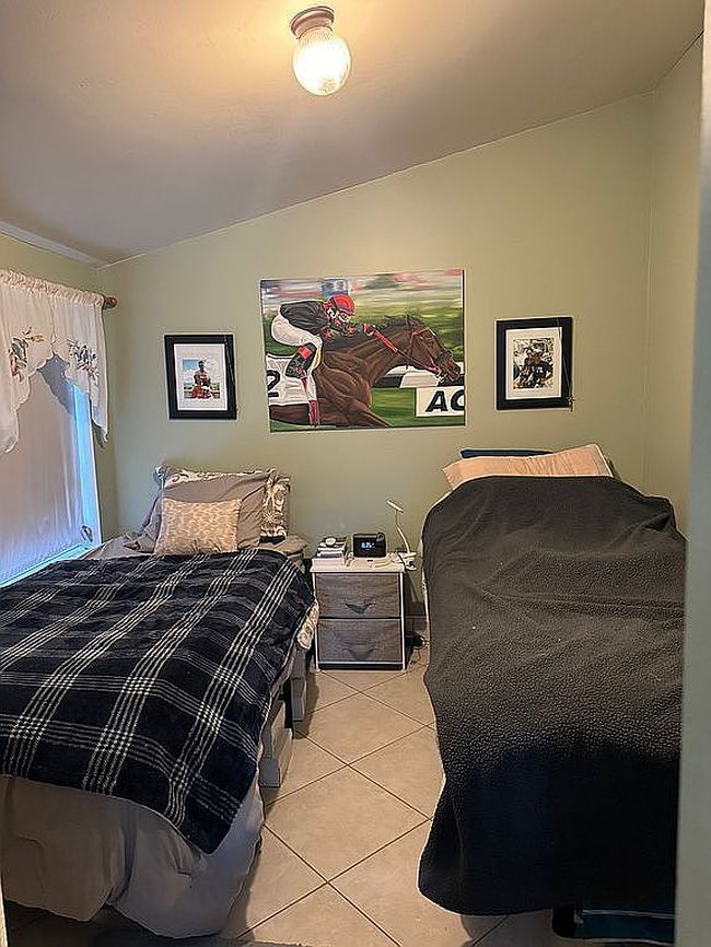 Photo of 2418 Charles Rd, Hallandale Beach, FL