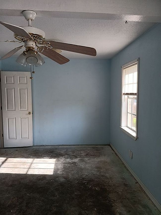 Photo of 8304 Austeria St, Moss Point, MS