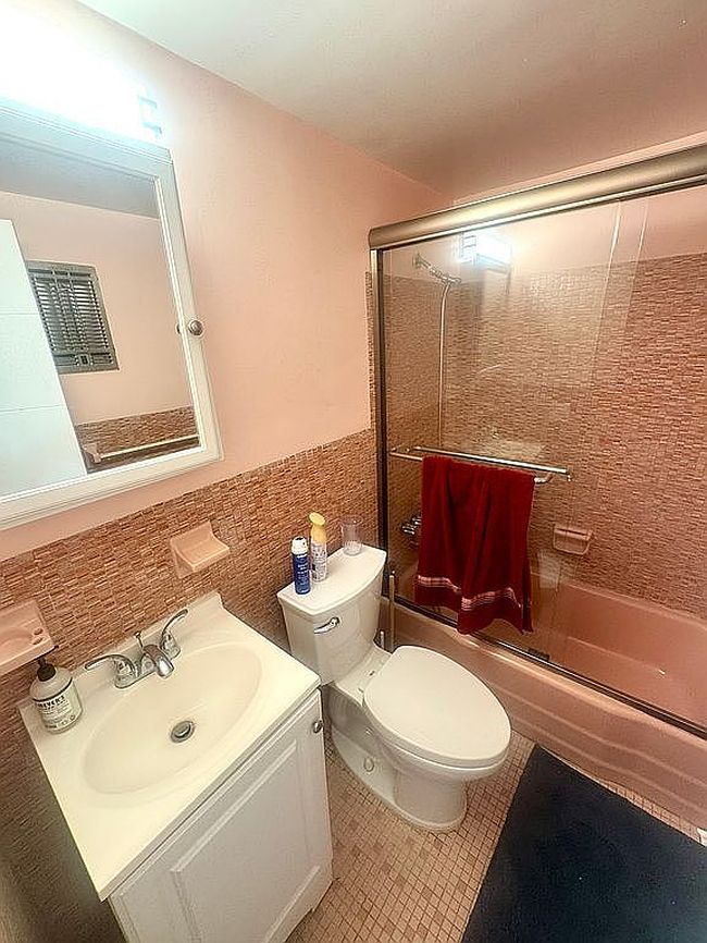 Photo of 1936 S Ocean Dr Apt 3A, Hallandale Beach, FL