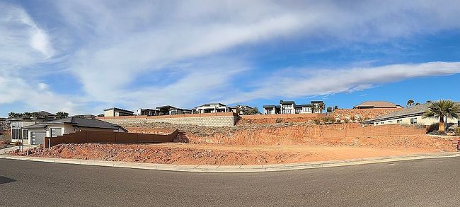 Image of 31 N Silver Feather Cir