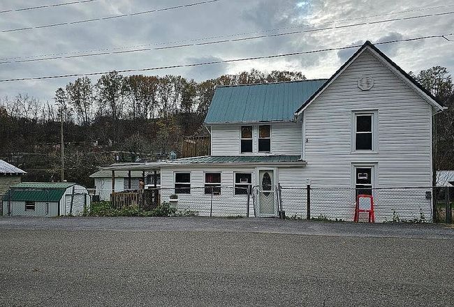 Image of 319 Main St