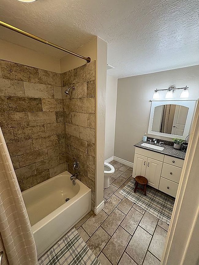 Image of 550 E Canyon Rd