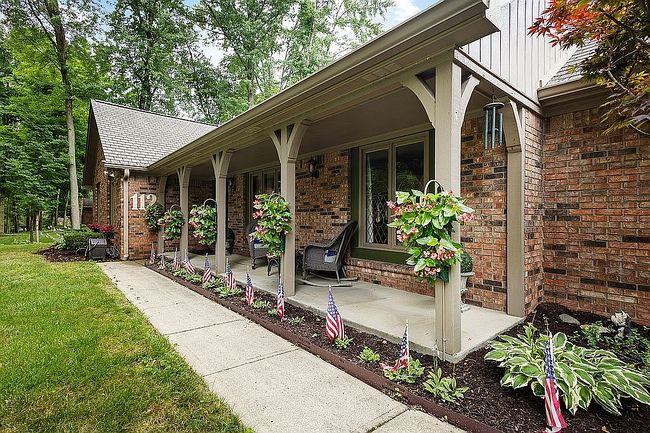 Photo of 112 Pinehurst Ave, Fishers, IN
