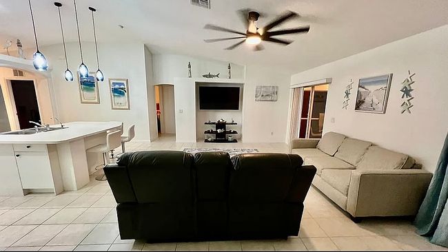 Image of 1142 Sw 31st Ter