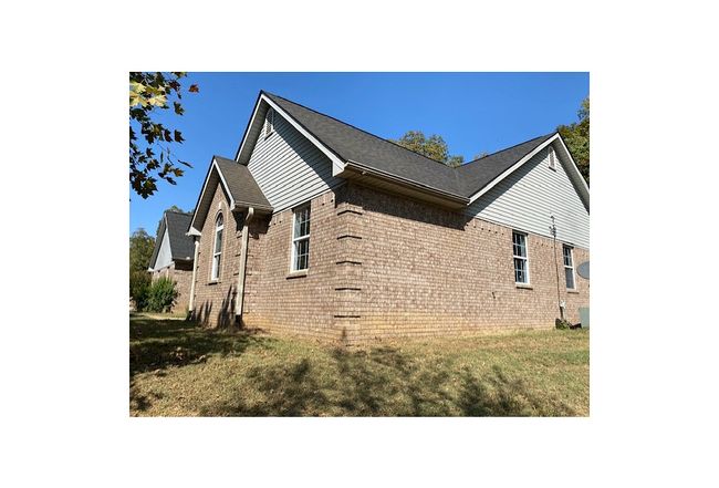 Image of 2318 Highway 71 Ne