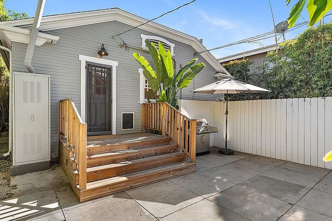 Image of 1235 N Genesee Ave