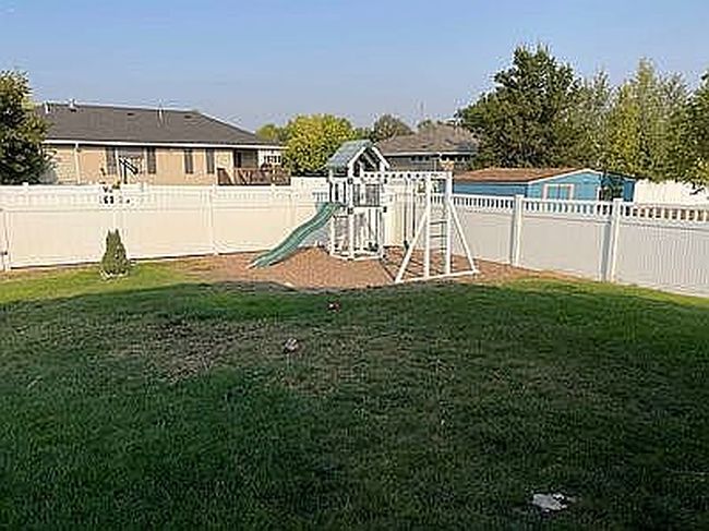 Photo of 2434 Queen Dr, Sidney, NE