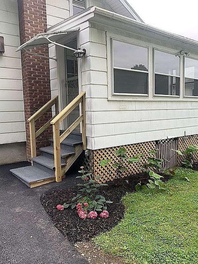 Photo of 34 Cooper Ave, Troy, NY