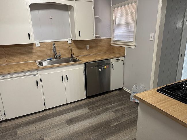 Additional photo 2 of property located at 400 S Bailey St