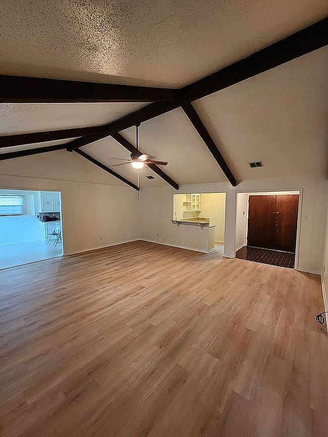 Preview of property located at 4415 Parkridge Dr
