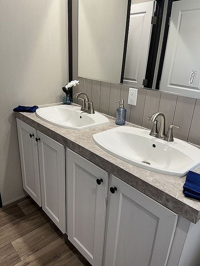 Image of 1707 E Blanchard Ave #9
