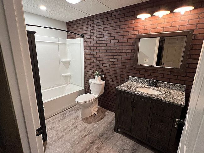 Additional photo 2 of property located at 216 S 5th St