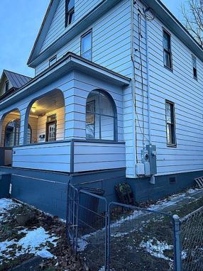 Additional photo 1 of property located at 218 Center St