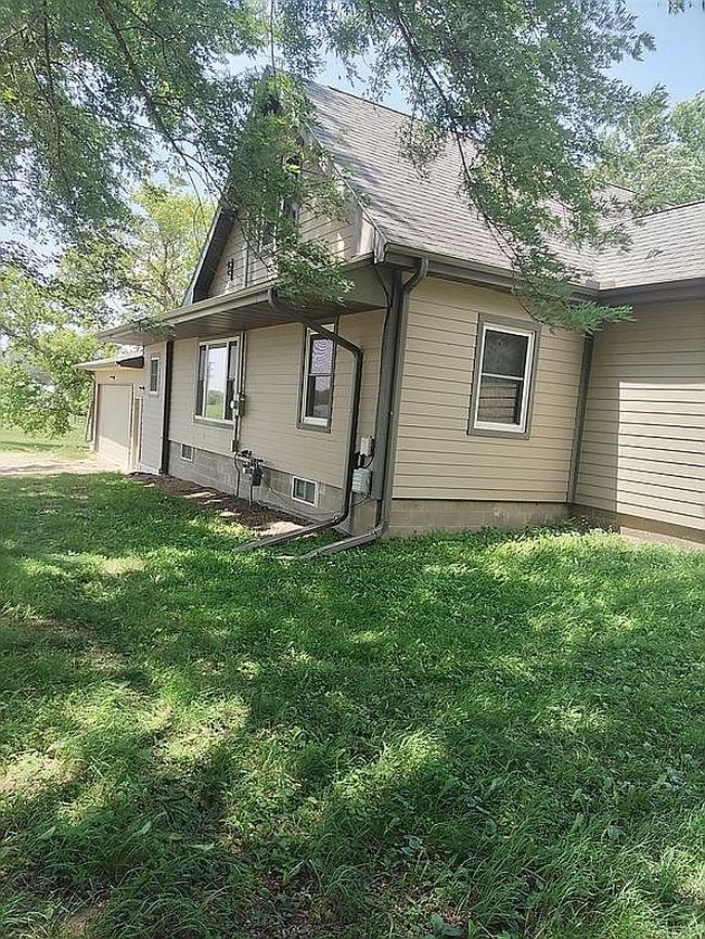 Photo of 2209 Lawler St, Emmetsburg, IA