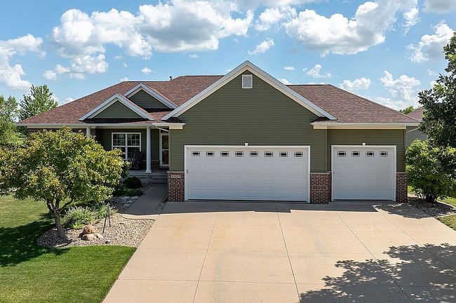 Photo of 1537 Hunters Field Ln, Marion, IA