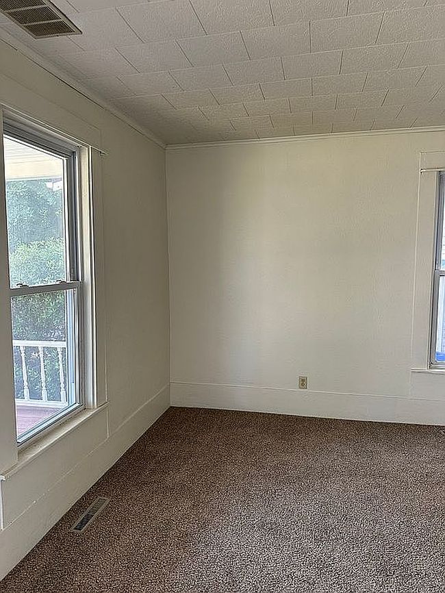 Image of 154 N Walnut St