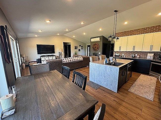 Photo of 108 Tamarack Dr Se, Roseau, MN