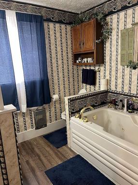 Image of 204 W 3rd St