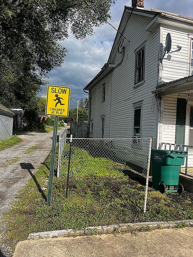 Image of 809 N High St