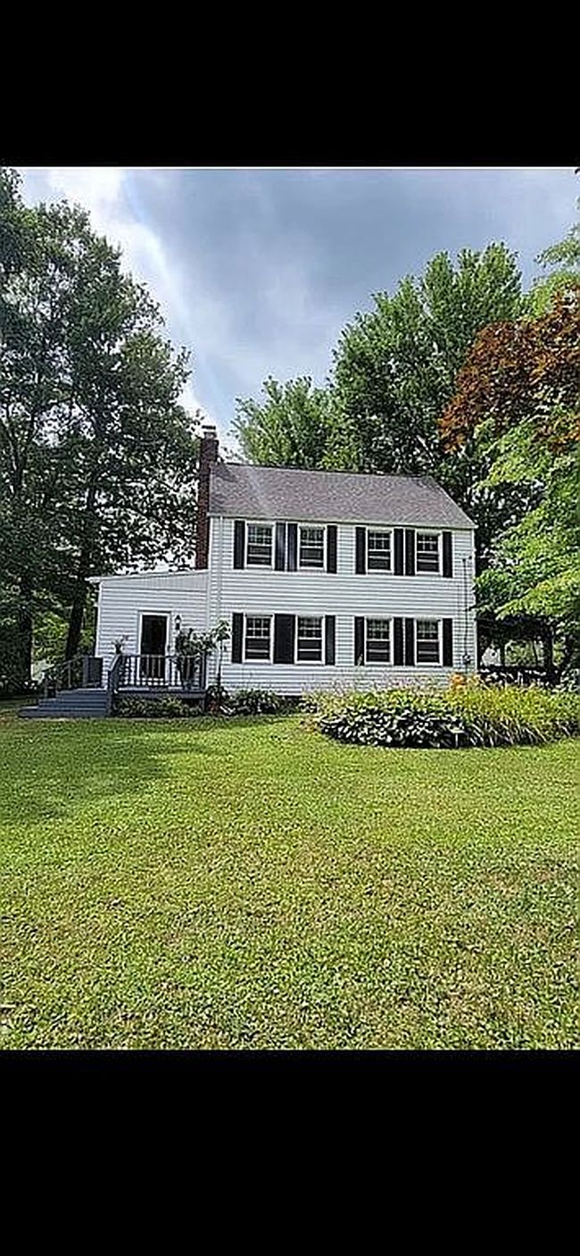 Photo of 38 W 8th St, Newton Falls, OH
