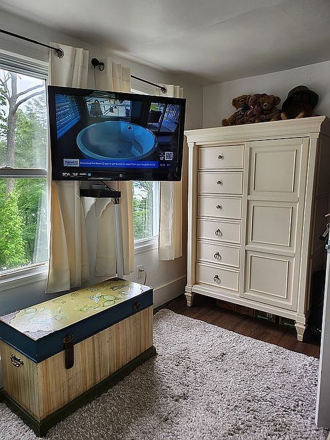 Photo of 56 Indian Trl N, Greenwood Lake, NY