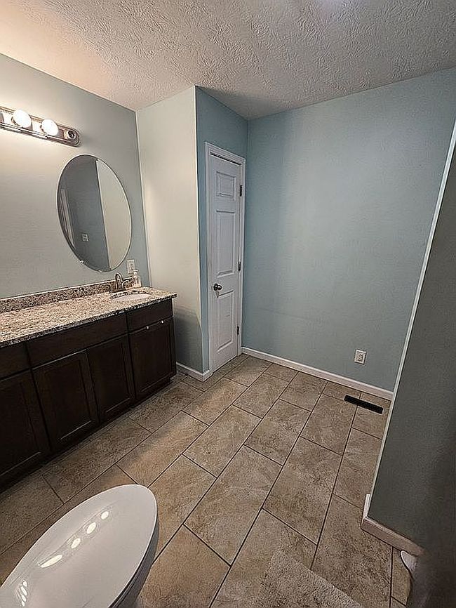Image of 383 Robinson Ln