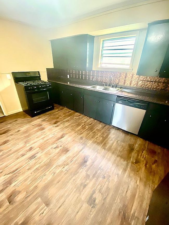 Image of 175 W Court St