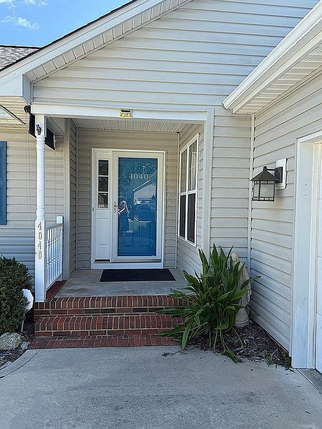 Photo of 4040 Hereford Ln, Dallas, NC