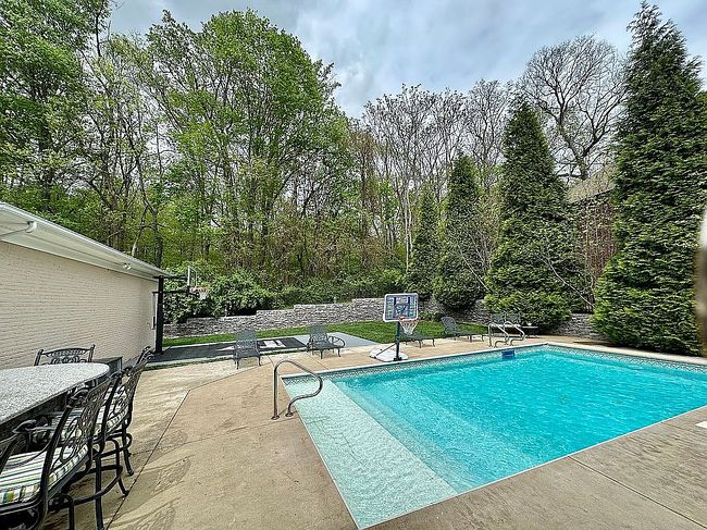 Image of 7101 Graf Springs Dr