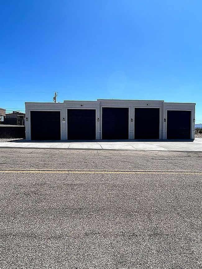 Photo of 2030 Commander Dr, Lake Havasu City, AZ