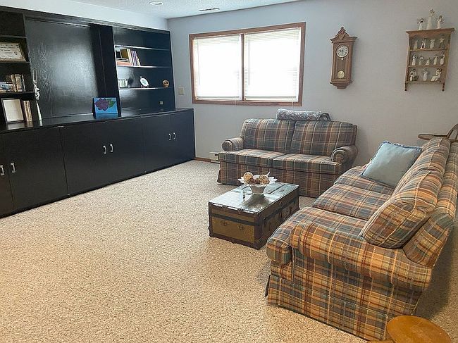 Photo of 1001 Gales Ave, Manchester, IA