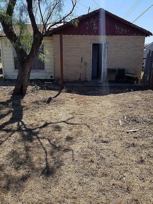 Image of 3702 Seymour Rd