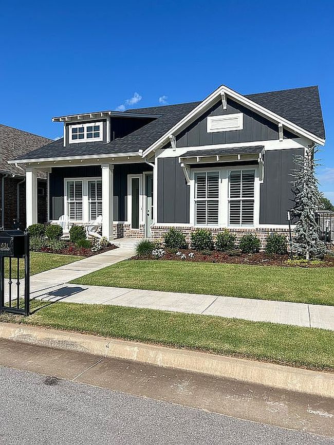 Photo of 1901 Plaza District Dr, Edmond, OK