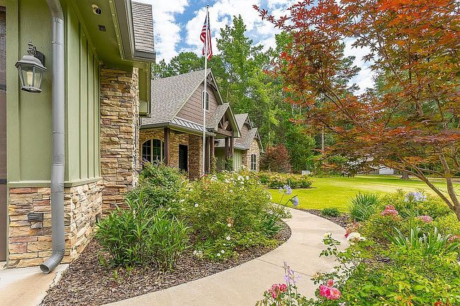 Photo of 235 Pinball Rd, Big Sandy, TX