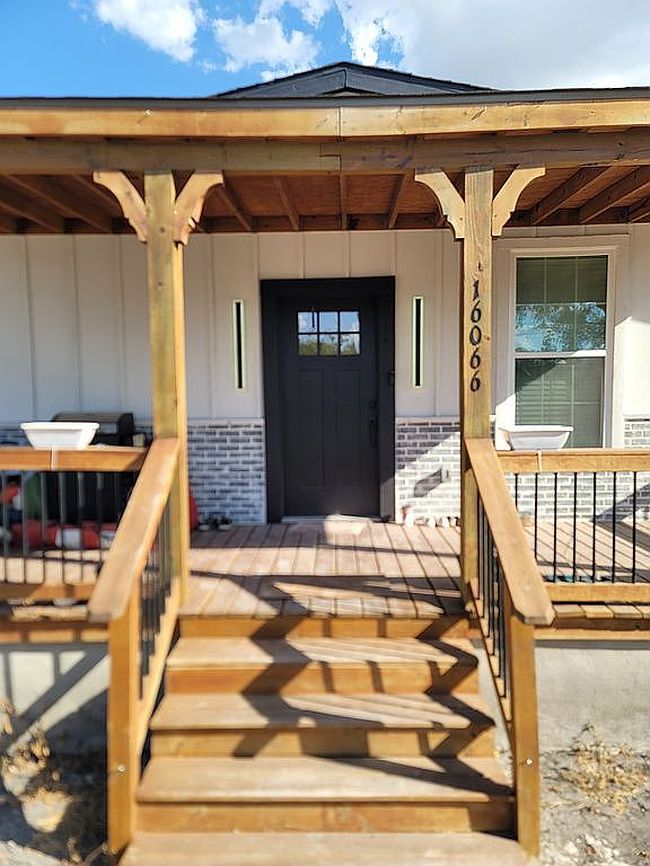 Photo of 16066 Brewster St, La Coste, TX