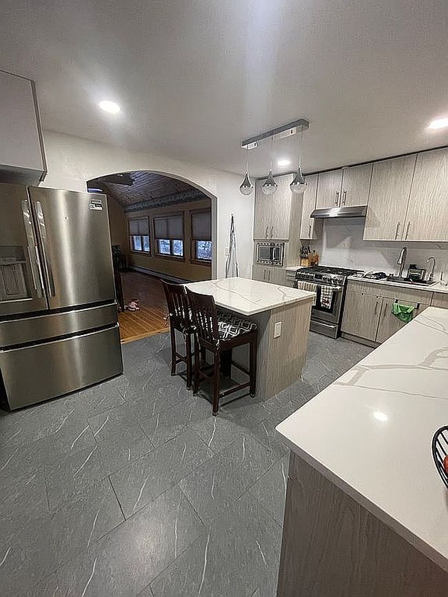 Image of 100 Upland Dr