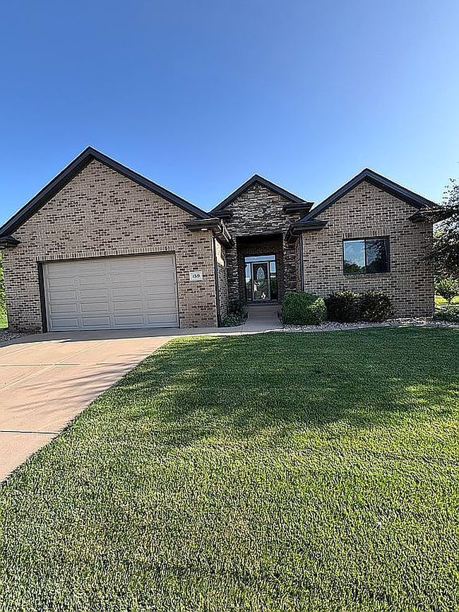Photo of 1319 W Cademon Cir, Lincoln, NE