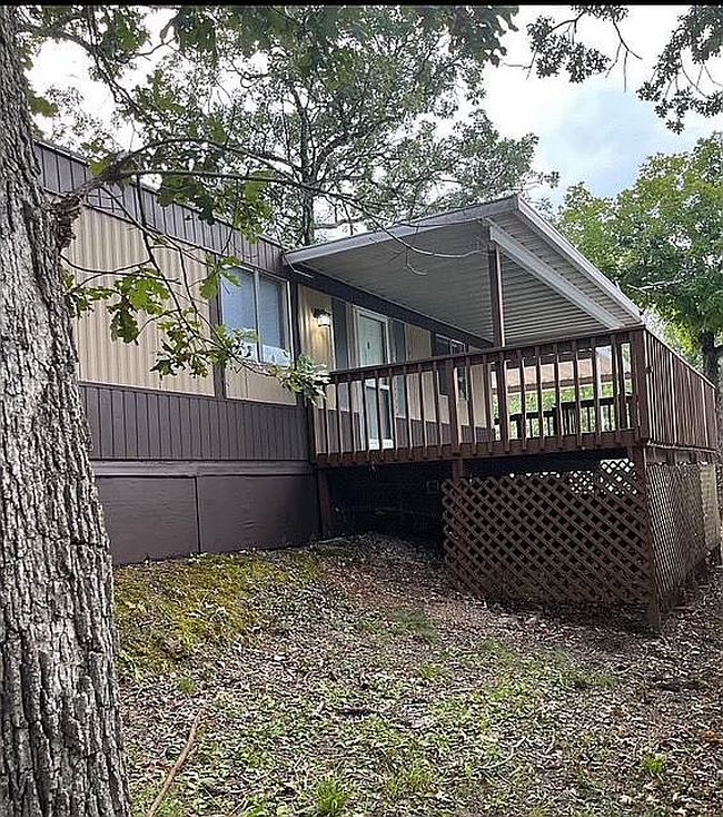 Additional photo 3 of property located at 76 Coachlight Ln