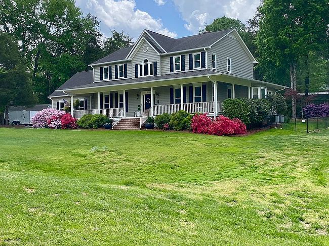 Photo of 106 Hidden Ridge Dr, Jamestown, NC