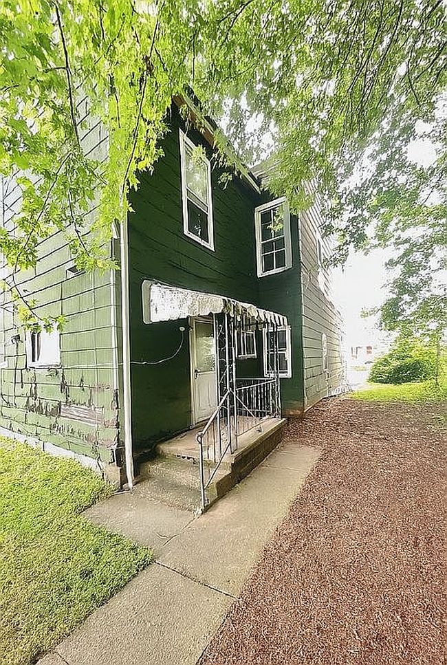 Photo of 421 S Front St, Wheeling, WV