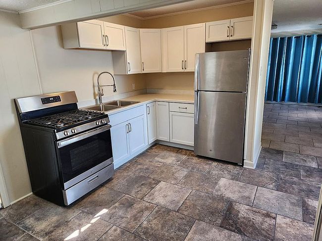 Image of 383 Erskine Ave