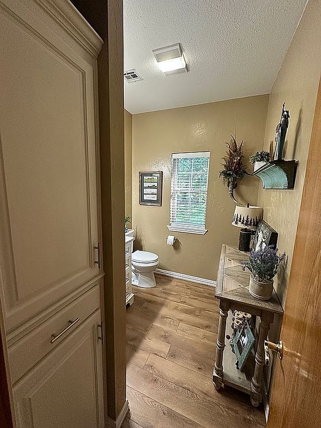 Additional photo 2 of property located at 2106 Maple Leaf Cir