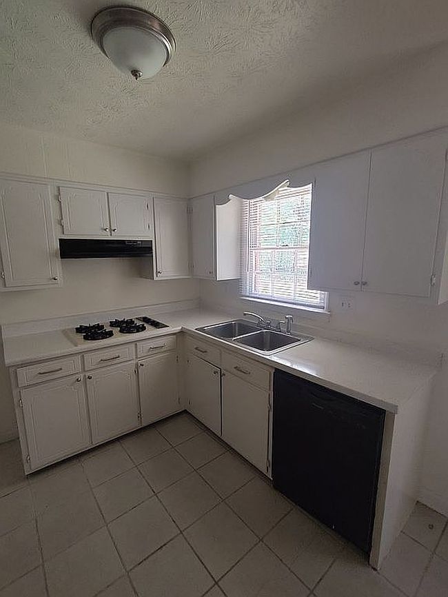 Photo of 4309 Rue St, Stone Mountain, GA