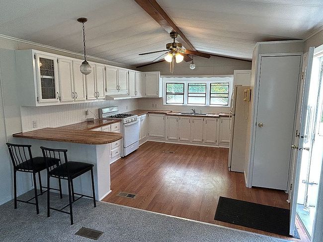 Photo of 37-101 Hubbard Ave, Riverhead, NY