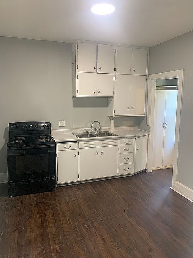 Photo of 305 E 2nd St, Minneota, MN