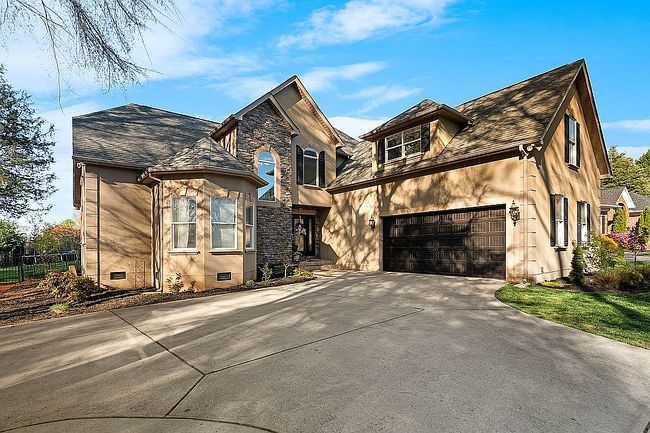 Preview of property located at 103 Turnerlair Ct