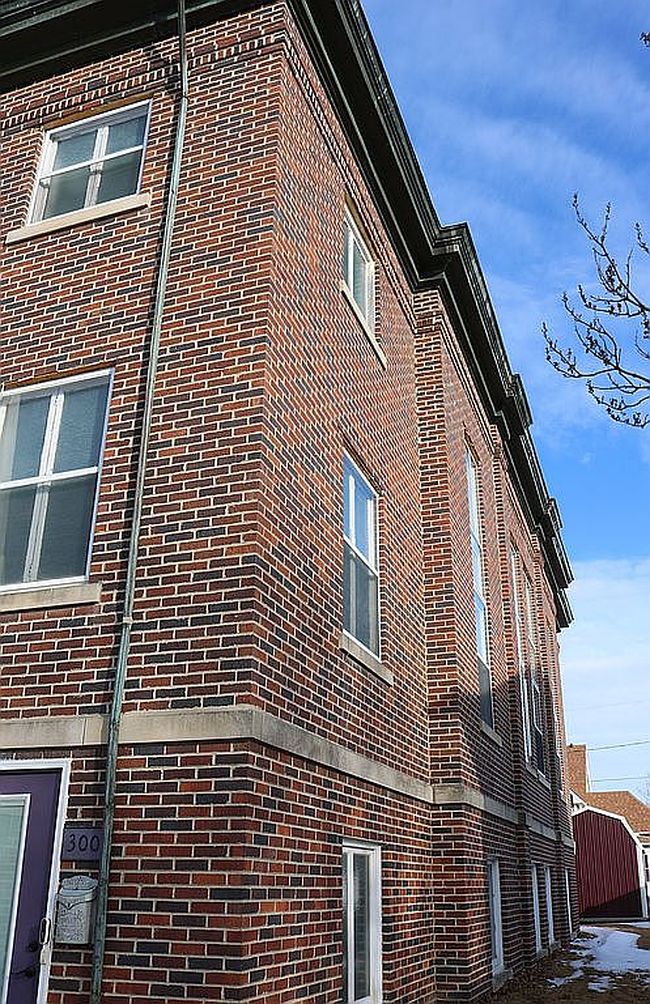 Image of 300 E 2nd St