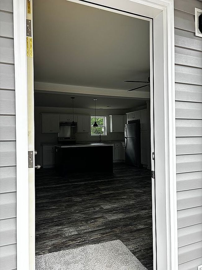 Photo of 101 Blades Village Dr, Havelock, NC