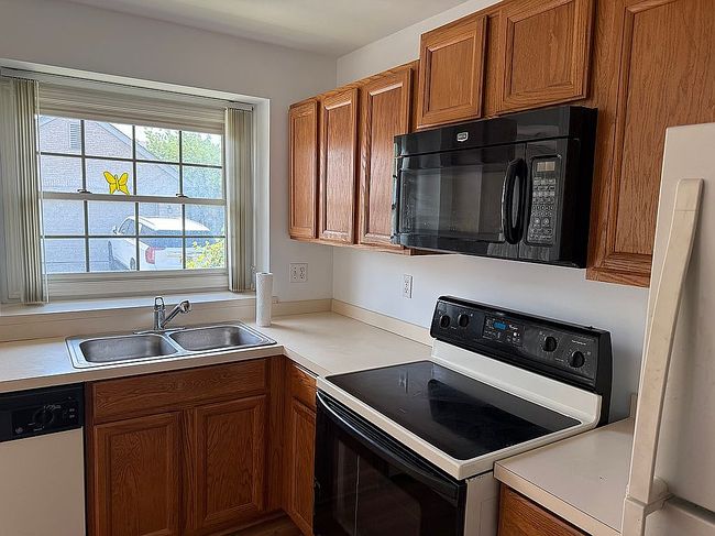 Photo of 2503 Westmont Cir